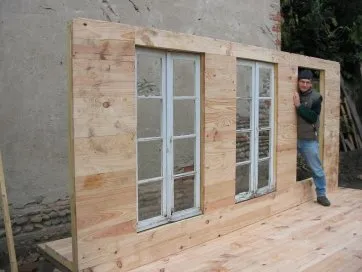 Facade avant avec fenêtres