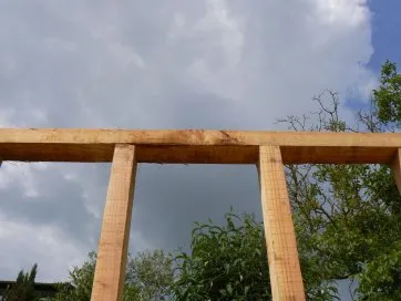 Lien des montants à la lisse haute