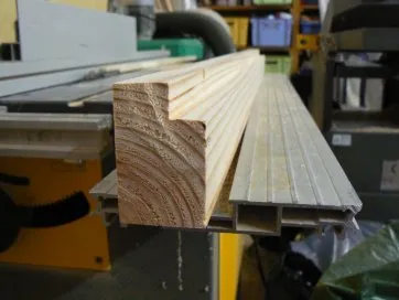 et voici la feuillure pour recevoir la vitre