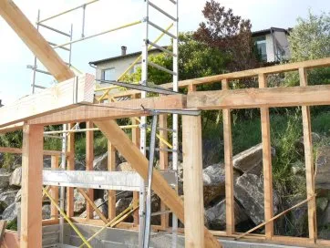 En 1er plan&nbsp;: Doublage de la lisse haute (cintrage)