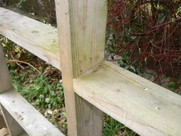 Fixation des entretoises en décalé